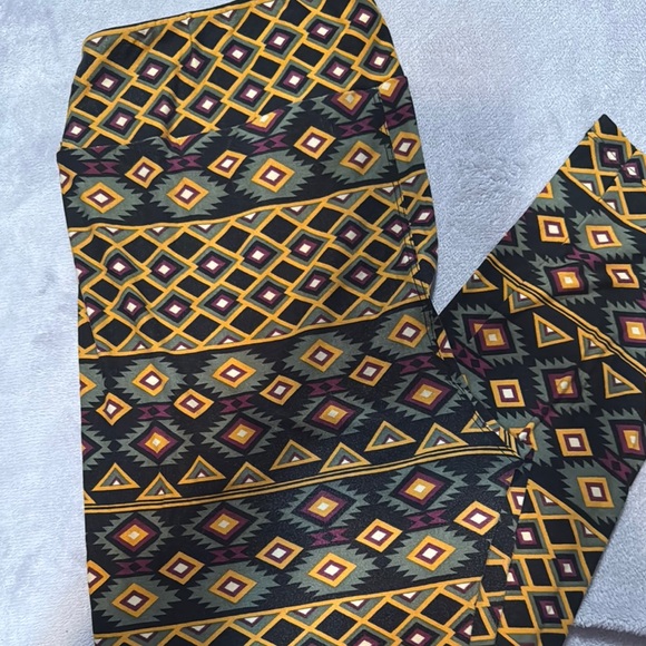 LuLaRoe Pants - Geometric Patterned Leggings